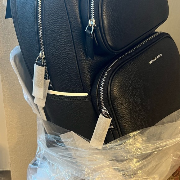 Michael KORS Leather XL Backpack-NWT - Picture 4 of 6